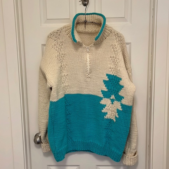 Handmade knit pullover sweater - Picture 1 of 4